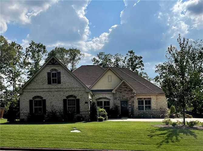 1906 Rockybrook Rd Opelika, AL 36830 | MLS 153525 Photo 1