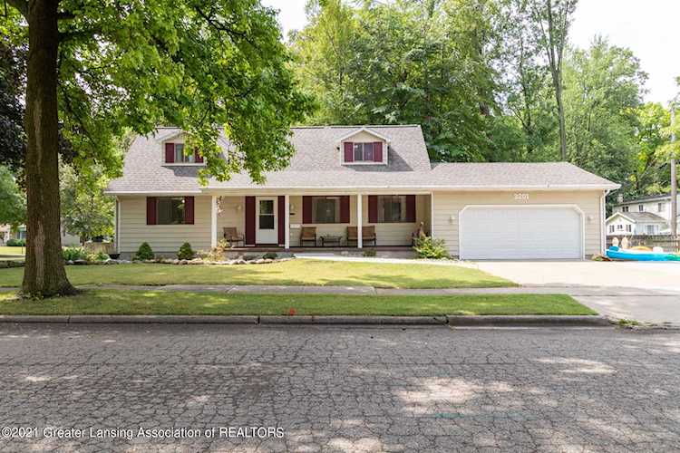 3201 Rice Ct Lansing, MI 48911