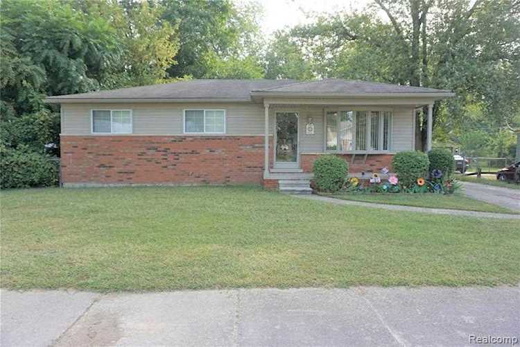 202 N Christine Westland, MI 48185