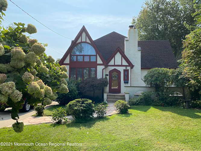 24 Monroe Ave Little Silver, NJ 07739