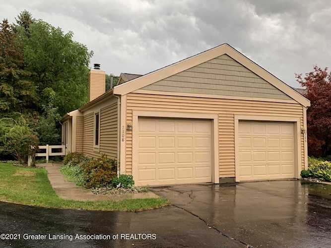 7108 Creekside Dr Lansing, MI 48917