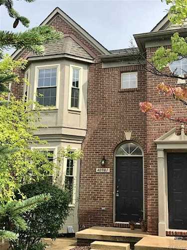 40981 N Maplewood Dr Canton Twp, MI 48187