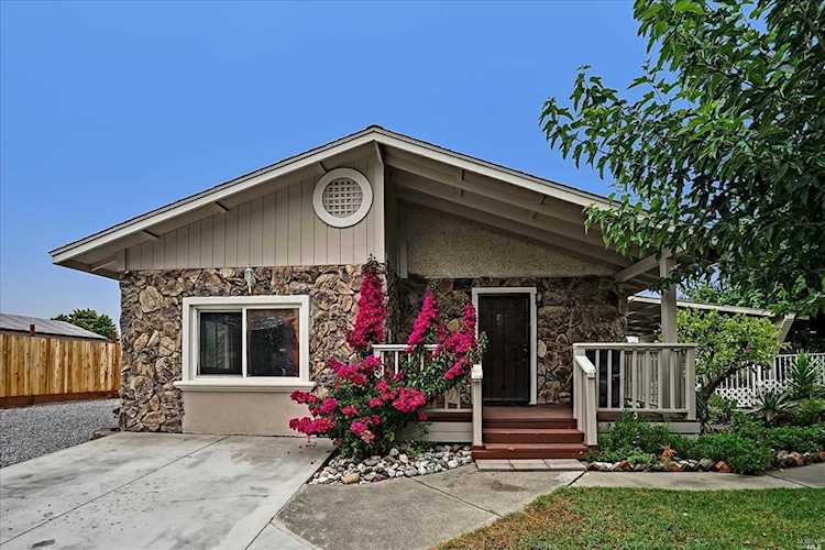 1039 Starr View Drive Windsor, CA 95492