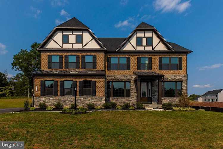 7110 Currie Farm Dr Haymarket, VA 20169