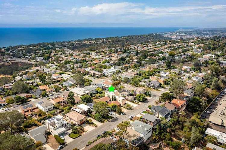 13676 Mira Montana Dr Del Mar, CA 92014