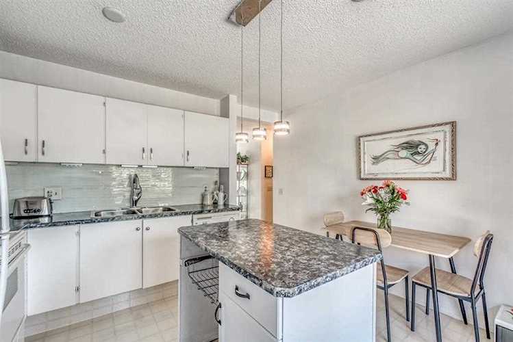 5019 46 Ave SW #26 Calgary, AB T3E 6R1