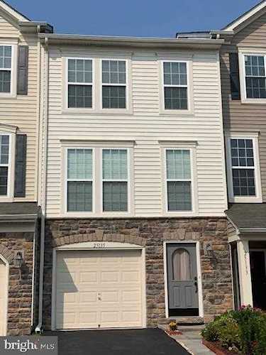 25135 Sweet Myrtle Square Aldie, VA 20105