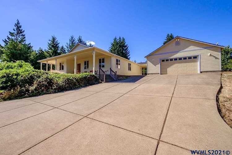 635 Chamberlain Rd Falls City, OR 97344