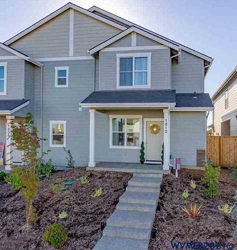 1612 SE Barberry Av Dallas, OR 97338