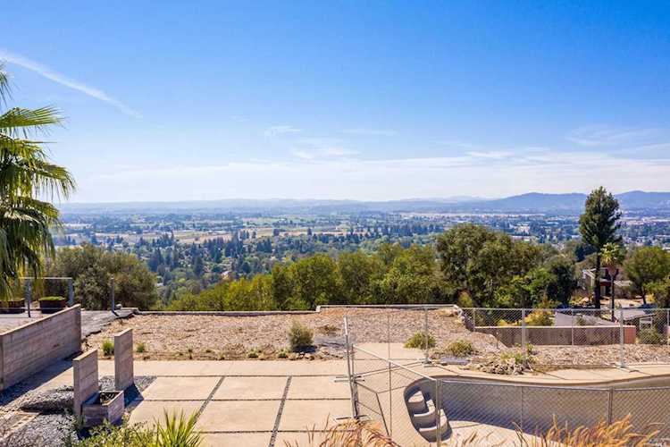 1153 Wikiup Drive Santa Rosa, CA 95403