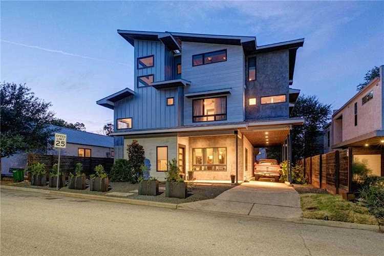 1010 E 15th ST Austin, TX 78702