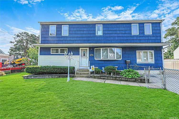 230 Clayton Street Central Islip, NY 11722