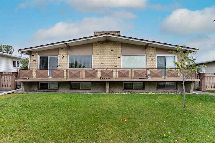 7538 Huntridge Crescent NE Calgary, AB T2K 4C9