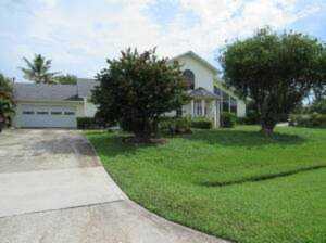 843 SE Thornhill Drive Port Saint Lucie, FL 34983