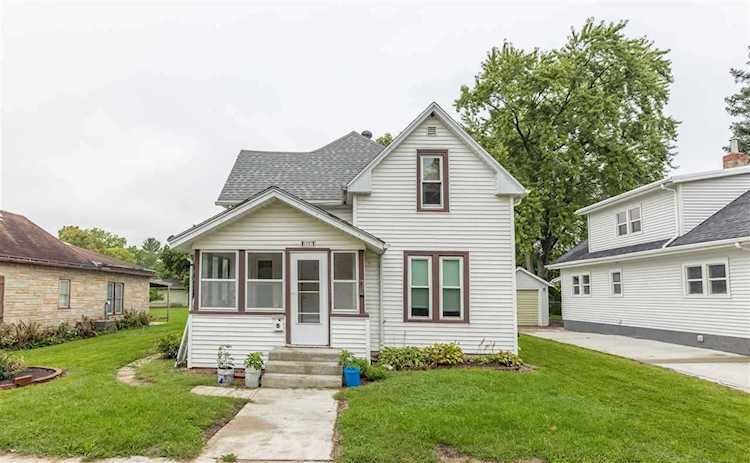 1927 Clay St Cedar Falls, IA 50613