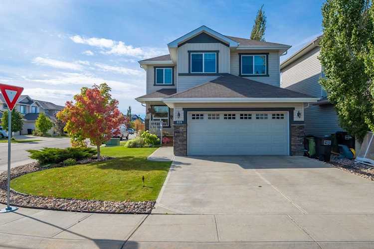 828 173 Street Edmonton, AB T6W 0M7