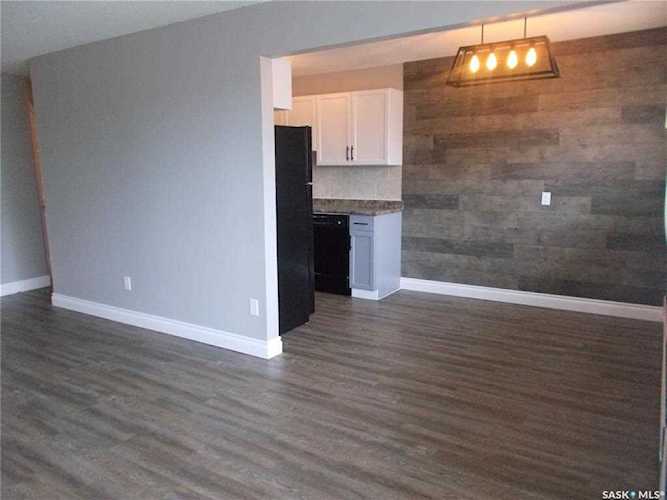 1811 N 8th Ave Regina, SK S4R 0G5