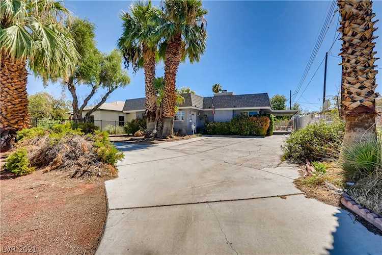 906 E Oakey Blvd Las Vegas, NV 89104