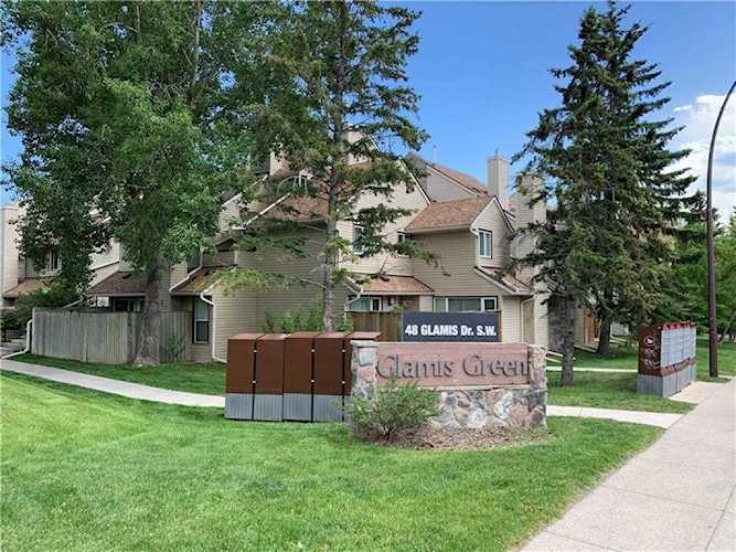 33 Glamis Green SW #225 Calgary, AB T3E 6T9
