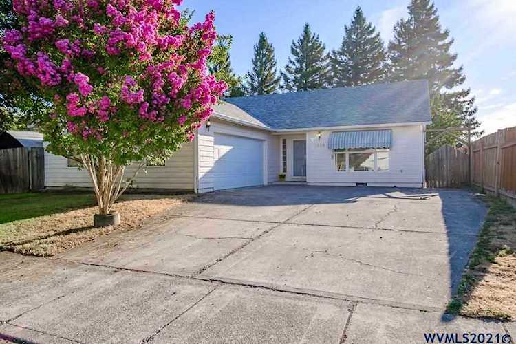 1650 Gem Pl Salem, OR 97301-2099