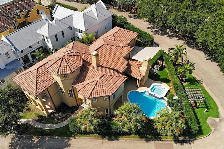 706 Harborside Way Kemah, TX 77565
