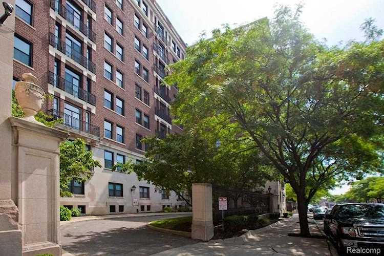 2900 E Jefferson Ave #D302 Detroit, MI 48207
