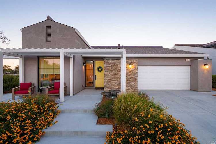 1013 Del Roble Lane Windsor, CA 95492