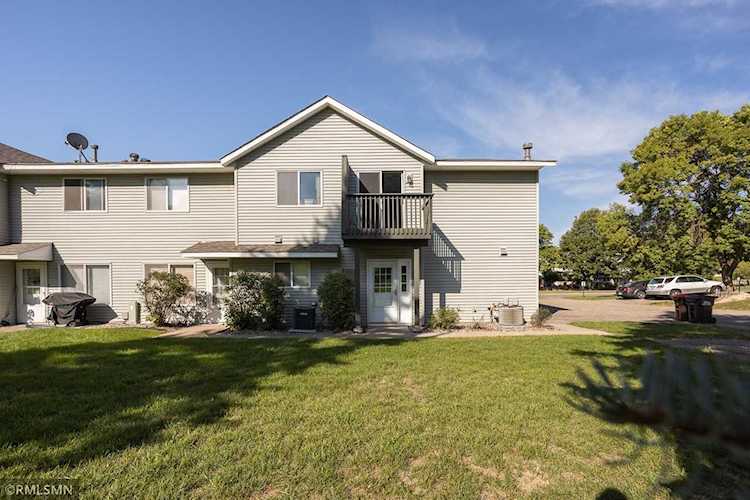 1585 Helmo Avenue N Oakdale, MN 55128