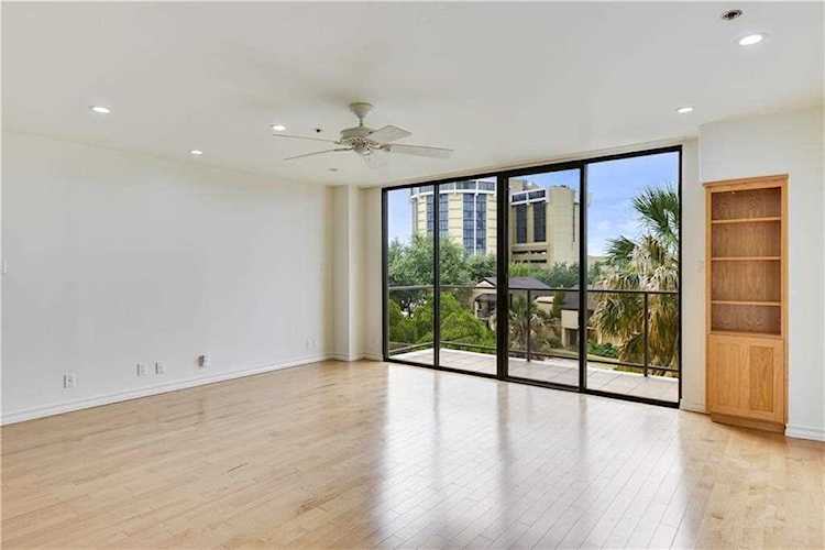 40 N Interstate 35 Highway #4B4 Austin, TX 78701