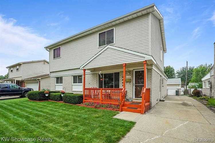 8305 Forrest Dr Canton Twp, MI 48187