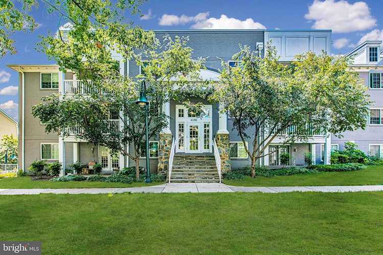 4189 Four Mile Run Dr S #402 Arlington, VA 22204
