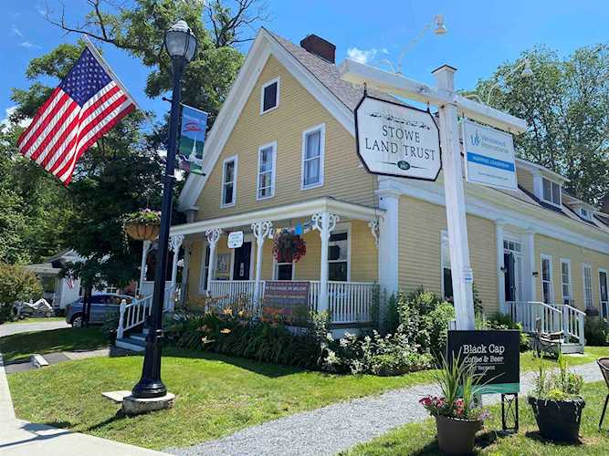 6 Sunset St Stowe, VT 05672