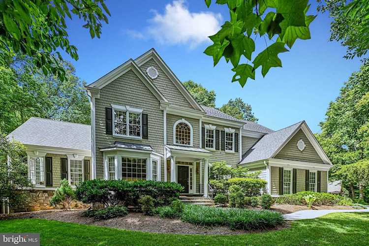 3192 Wheatland Farms Dr Oakton, VA 22124