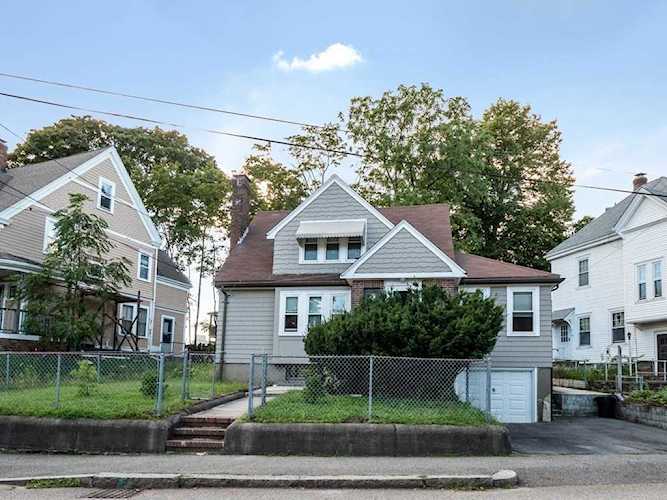 19 Miller Stile Rd Quincy, MA 02169