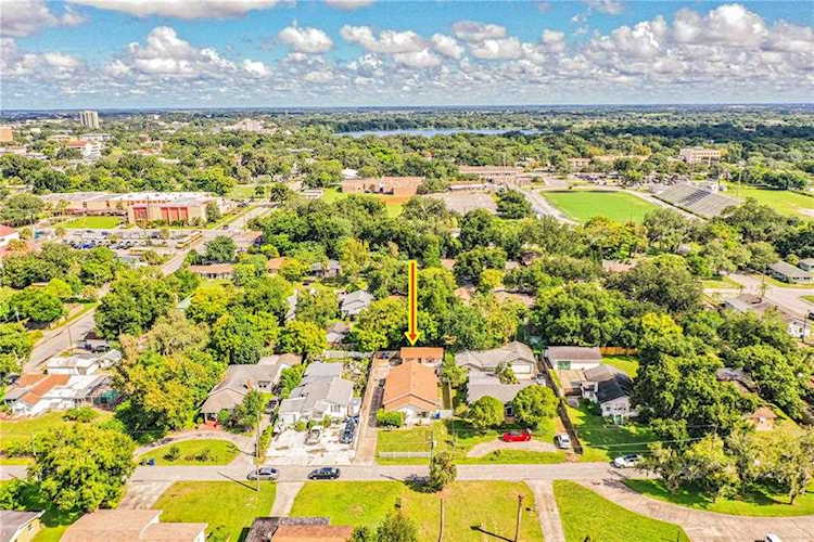 421 Avenue E SE Winter Haven, FL 33880