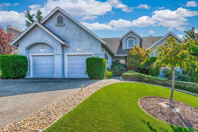 6332 Meadowridge Drive Santa Rosa, CA 95409