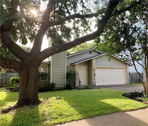 11210 Blackmoor DR Austin, TX 78759