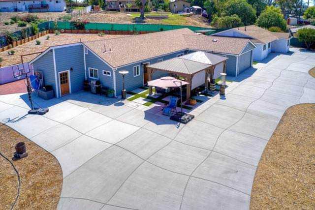 950 S Melrose Vista, CA 92081
