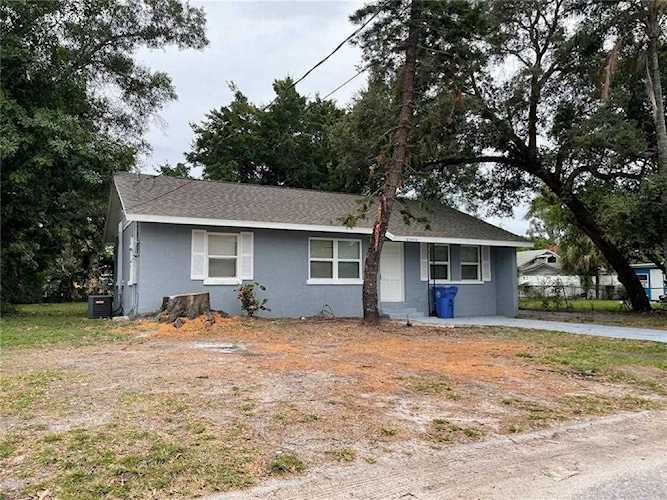 2306 11th St W Bradenton, FL 34205