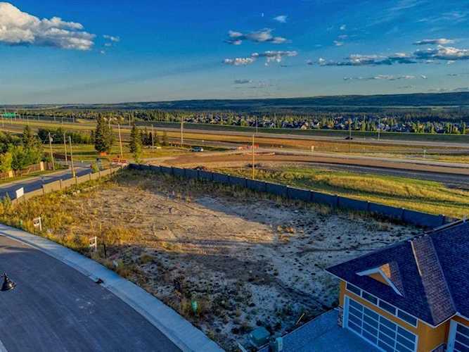 11 Spring Glen View SW Calgary, AB T3H 6A1