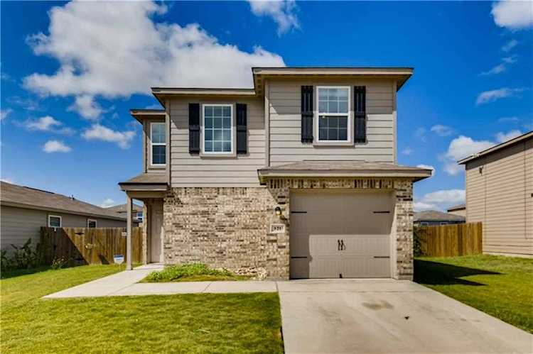 121 Bridges LN Jarrell, TX 76537