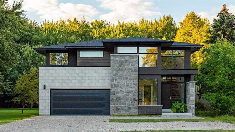 359 Old Tecumseh Rd Lakeshore, ON N8N 3T2