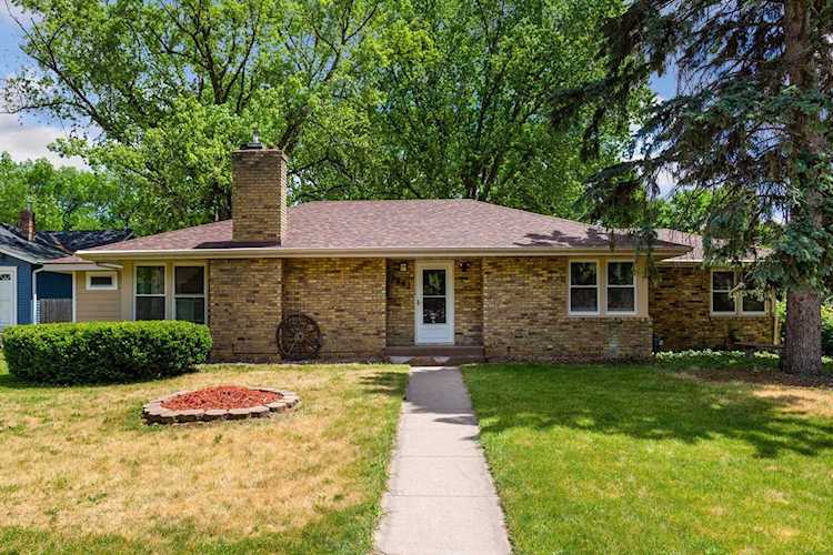 3942 Zenith Avenue N Robbinsdale, MN 55422
