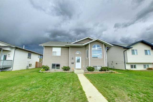 5616 Park St Blackfalds, AB T4M 0E9