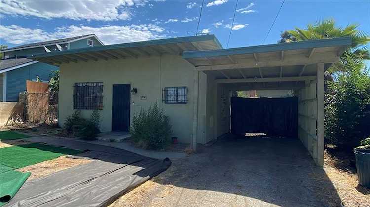 1790 Mentone Ave Pasadena, CA 91103