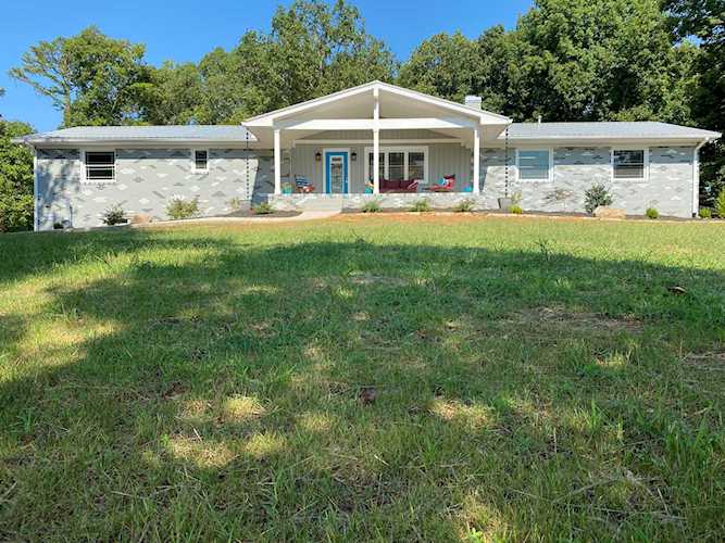 4130 Harrison Ln Lenoir City, TN 37772