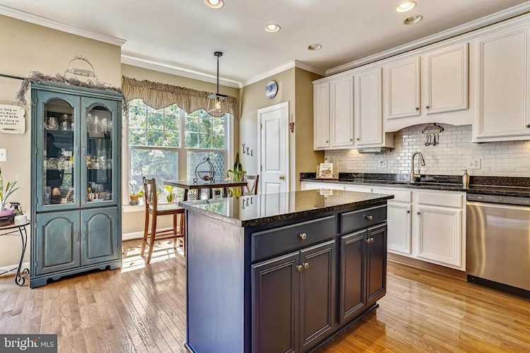 14103 Catbird Dr Gainesville, VA 20155