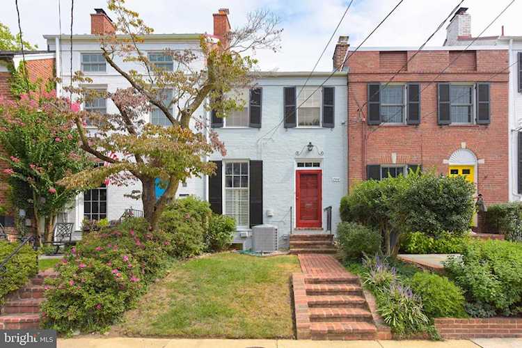 704 Royal St S Alexandria, VA 22314