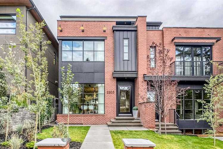 2205 29 Ave SW Calgary, AB T2T 1N8