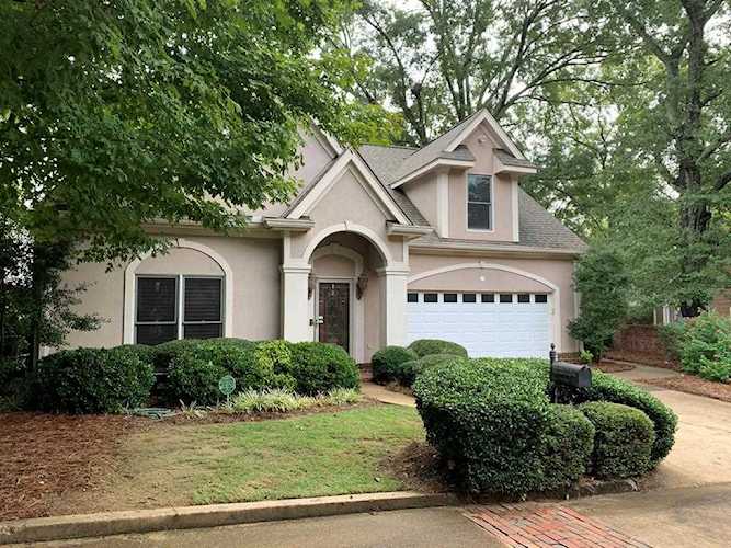 1765 Jackson Avenue #111 Oxford, MS 38655